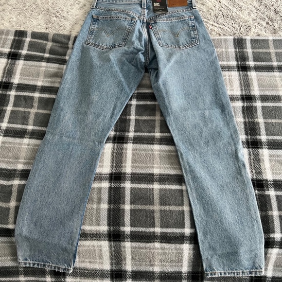 501 Levi Skinny Jeans - Picture 2 of 4